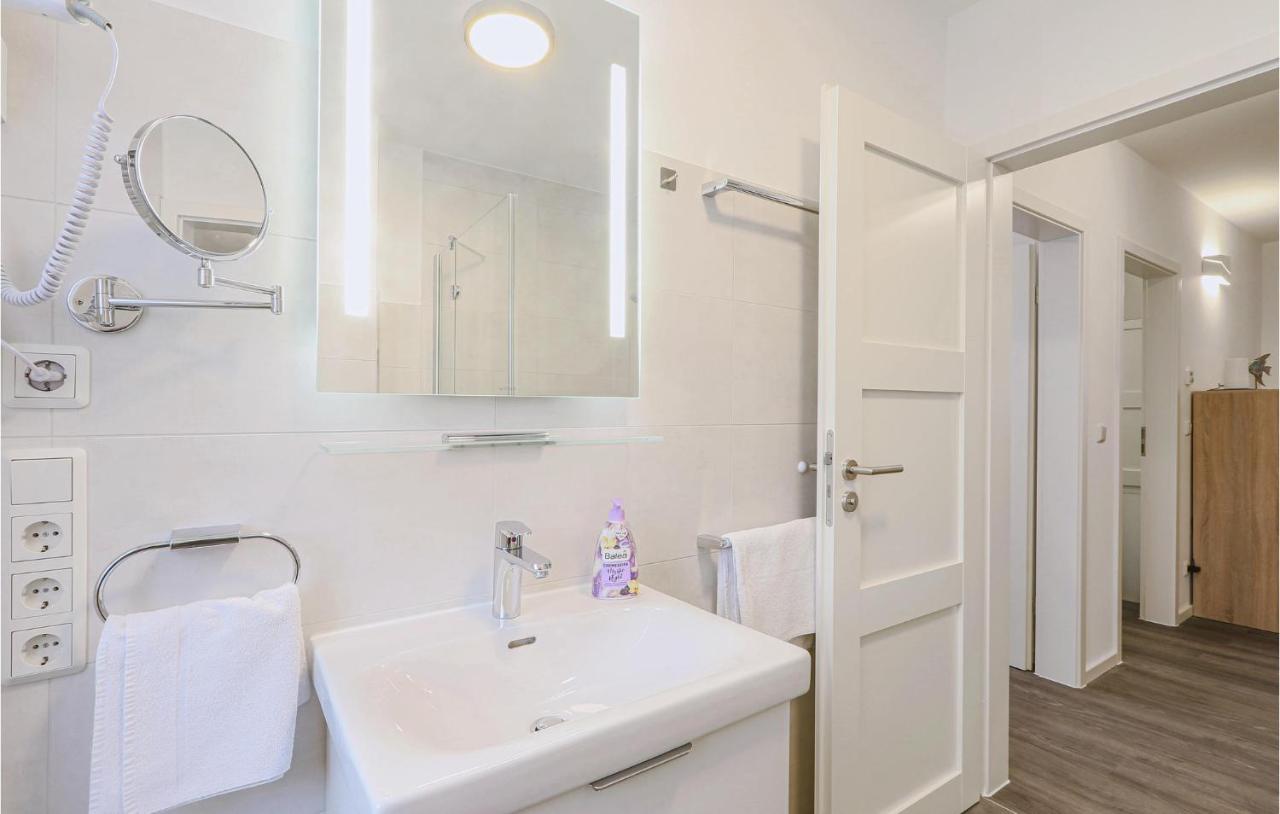 Lovely Apartment In Rechlin With Kitchen Szoba fotó