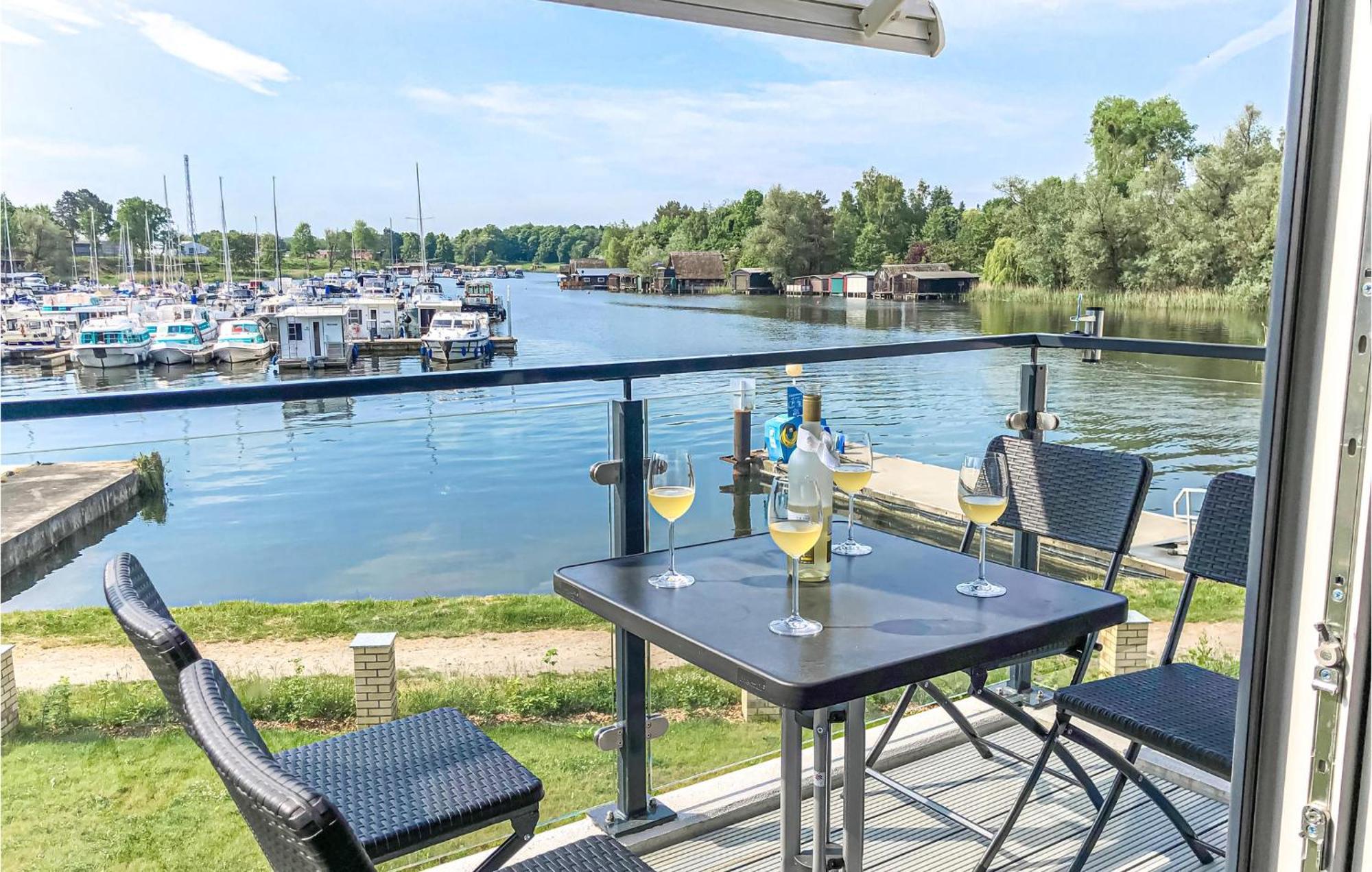 Lovely Apartment In Rechlin With Kitchen Kültér fotó